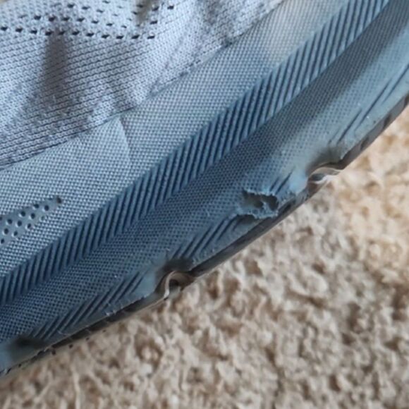 Athletic_Shoes